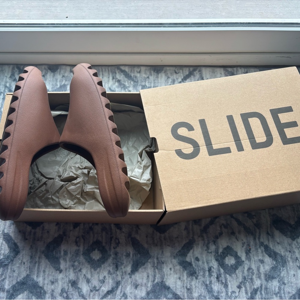 Authentic Yeezy slides Flax Sz 8-Excellent! with Box! - Picture 6 of 15